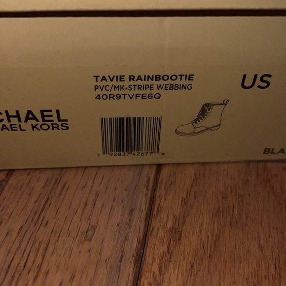 Michael Kors Women's Tavie Lug Sole Lace-Up Rain Booties - Picture 13 of 13